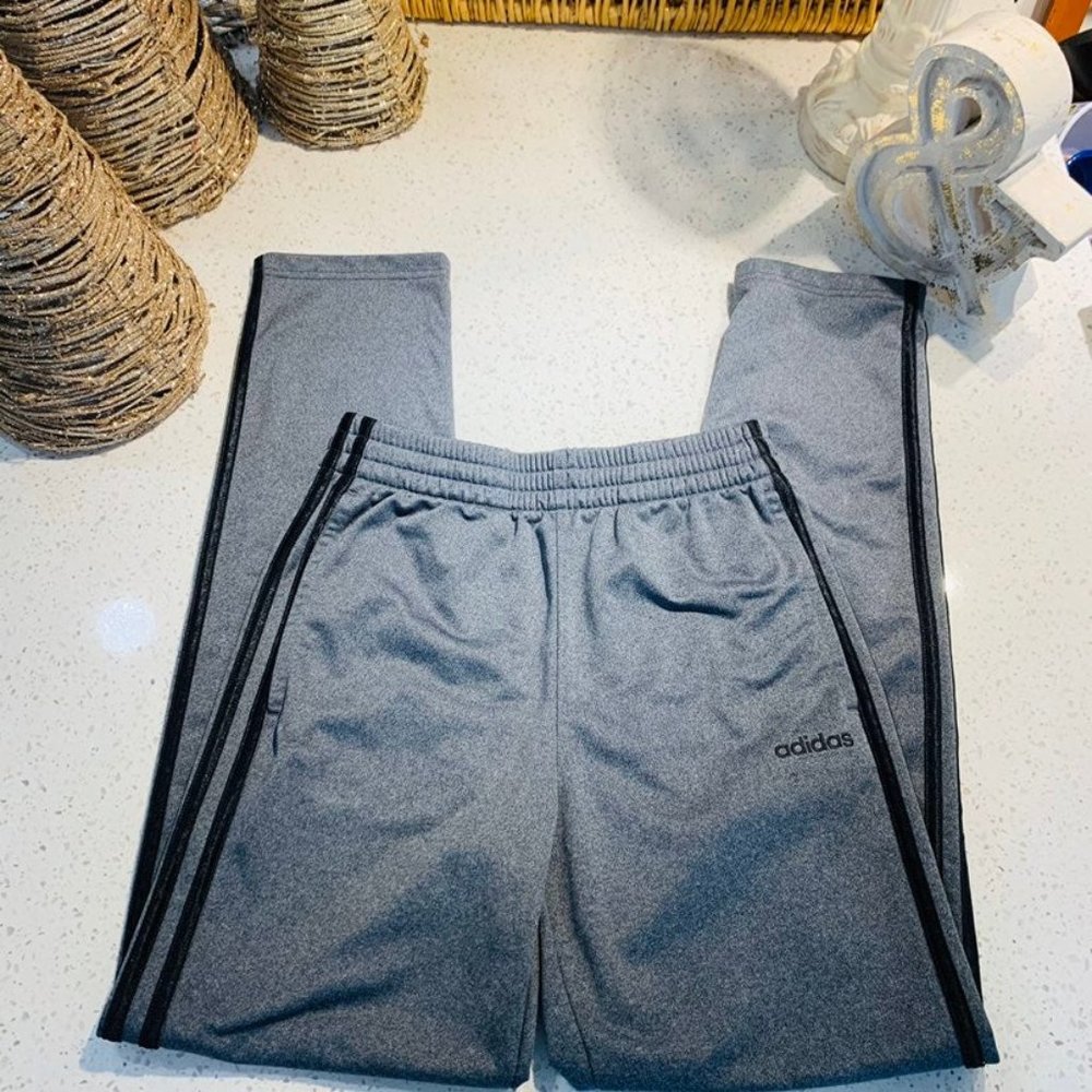 NWOT Adidas 3-Stripe youth sweatpants